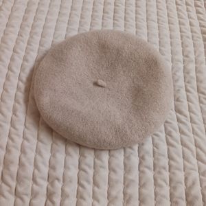 H&M beige wool beret hat
